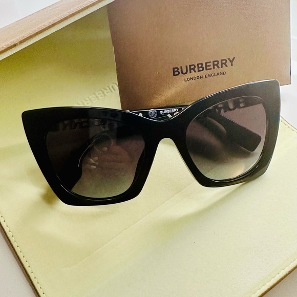 Burberry 52mm Cat Eye Sunglasses *Authentic* main image 10